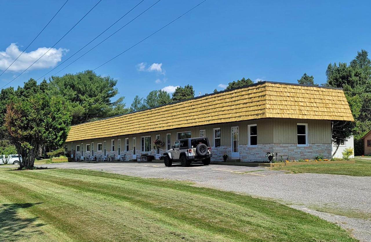 Maciver'S Motel And Camp Blind River Екстериор снимка