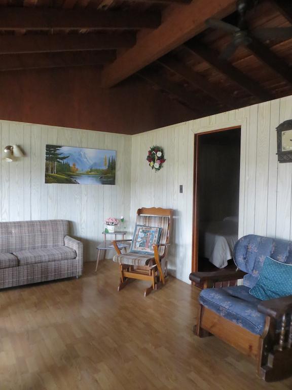 Maciver'S Motel And Camp Blind River Стая снимка